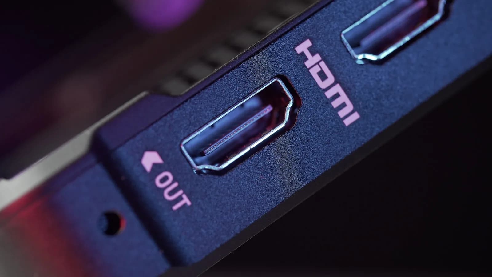 Gros plan sur un port HDMI illustrant l'installation de l'IPTV sur Samsung